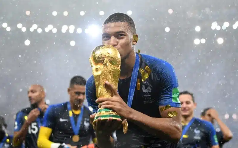 Mbappe sở hữu những kỷ lục xuất sắc