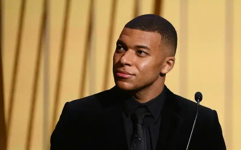 Danh sách những cô bạn gái của Mbappe