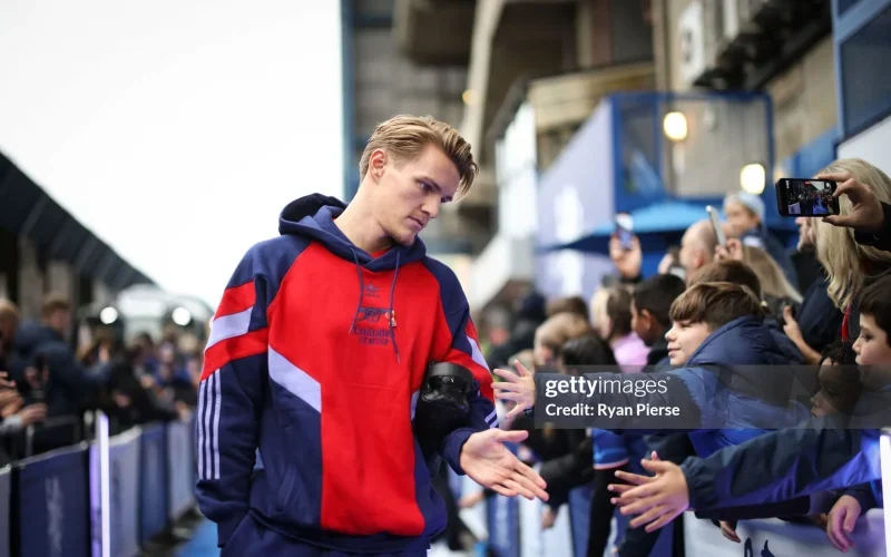 odegaard-la-khong-the-thay-the-o-arsenal-e1731580928712