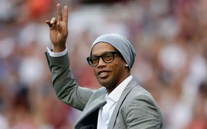 Ronaldinho giải nghệ năm nào? - 2018 là cuộc chia ly đầy tiếc nuối