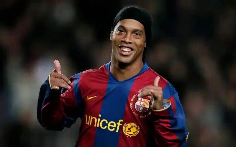 Ronaldinho là một trong những huyền thoại của làng túc cầu thế giới