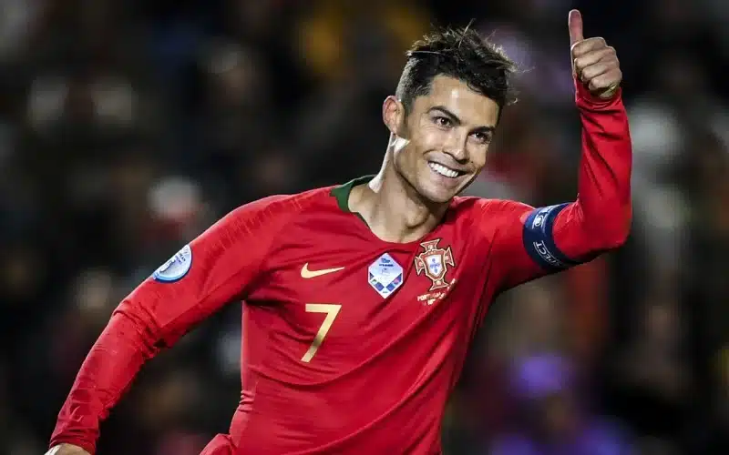 Ngôi sao Ronaldo là người nước nào?