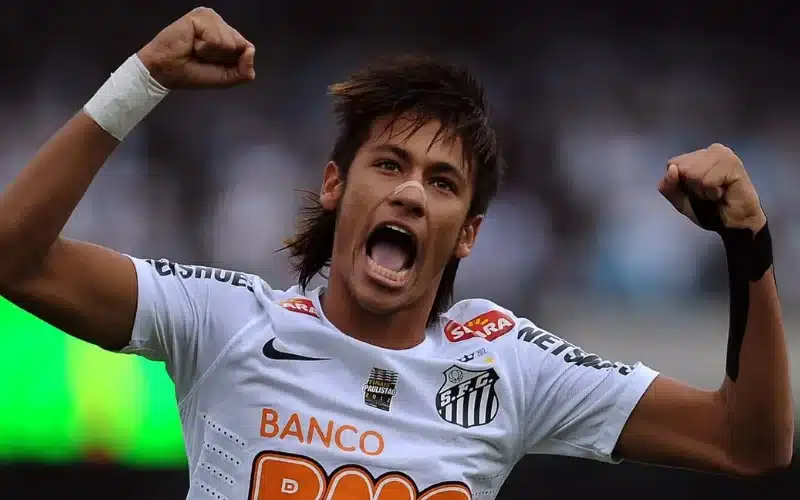 Mức lương khởi đầu của Neymar tại Santos là 90.000 bảng/tuần