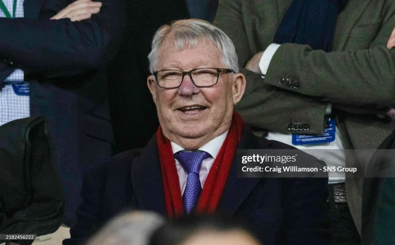 sir-alex-co-loi-voi-manchester-united-e1731846762287