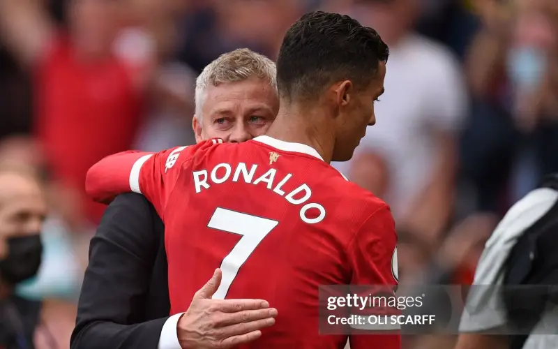 Solskjaer thừa nhận sai lầm với Ronaldo