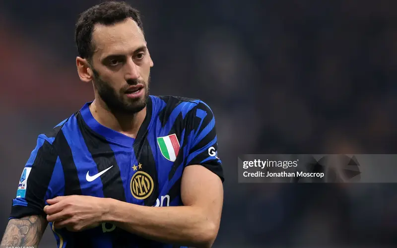 thumbnails-Calhanoglu-tu-nguoi-hung-thanh-toi-do-cua-Inter