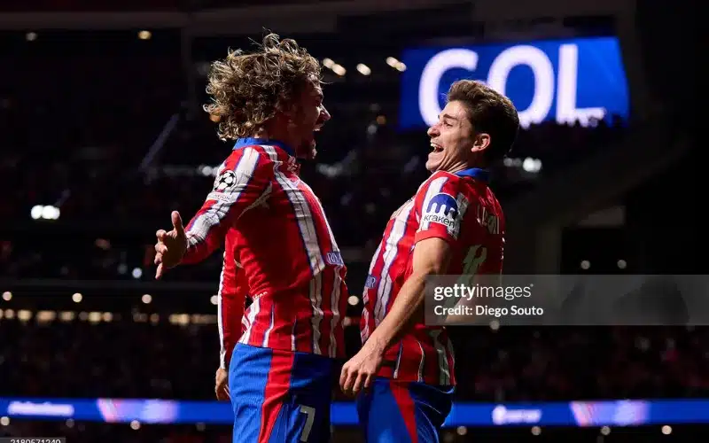 Atletico Madrid bay cao nhờ sự gắn kết giữa Griezmann và Alvarez.