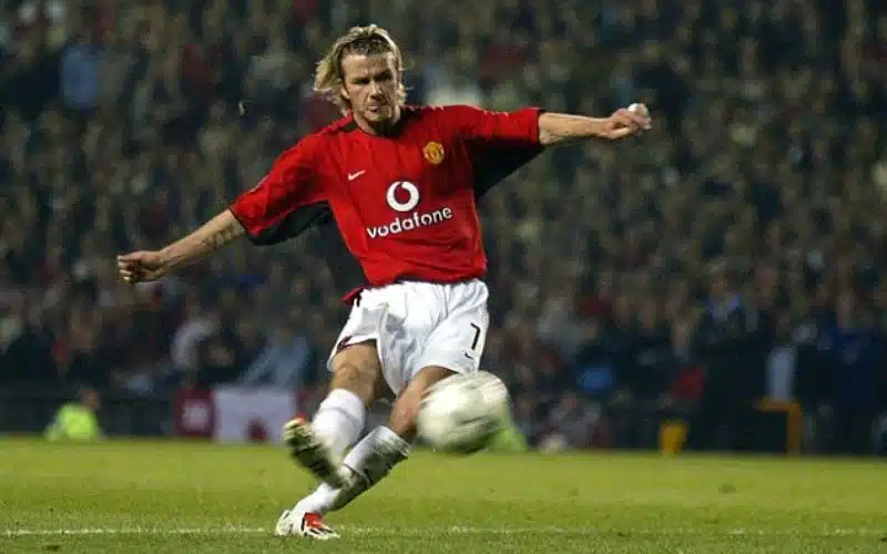 Bàn thắng vào lưới Real Madrid trong màu áo Manchester United (2003)