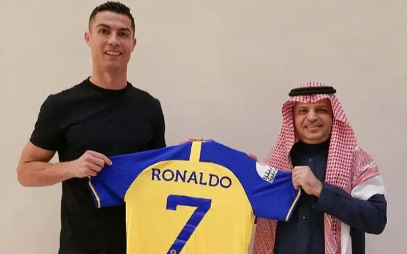 Cristiano Ronaldo và Toàn cảnh thương vụ gia nhập Al Nassr