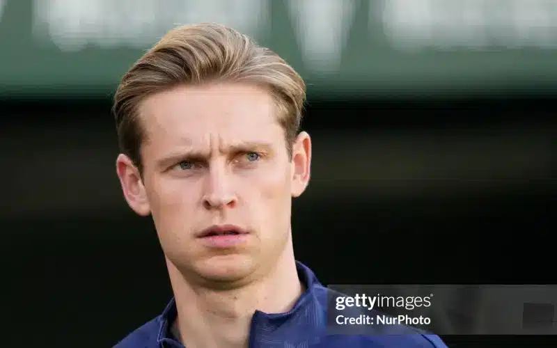 De Jong có thể đến PSG