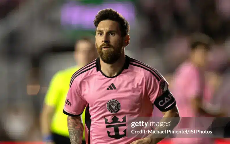 Messi bước vào thế giới ảo