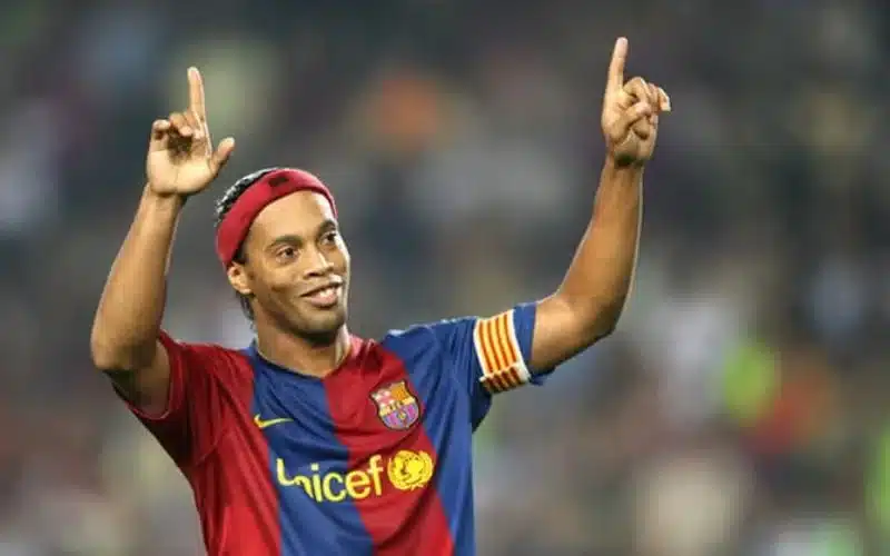 Ronaldinho là ai?