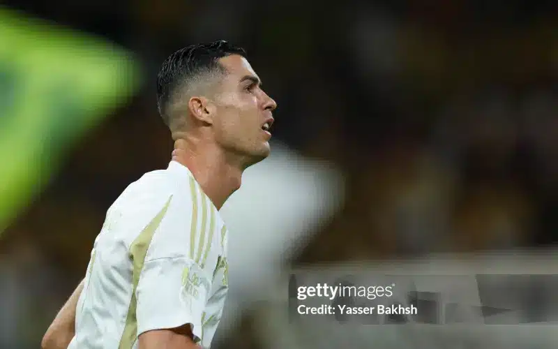 Hành động ẩn ý của Ronaldo