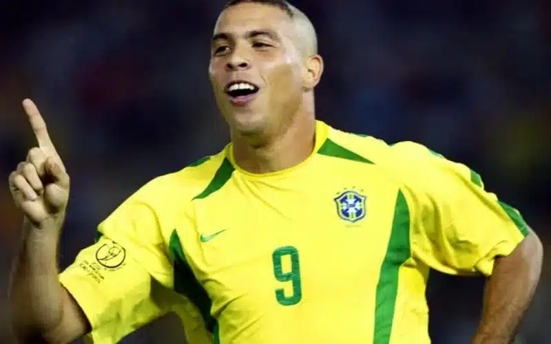 Ronaldo Nazario - Huyền Thoại Một Thời Của Bóng Đá Brazil