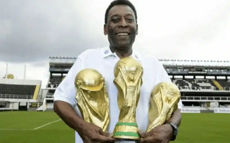 "Vua bóng đá" Pelé và những kỷ lục vĩ đại