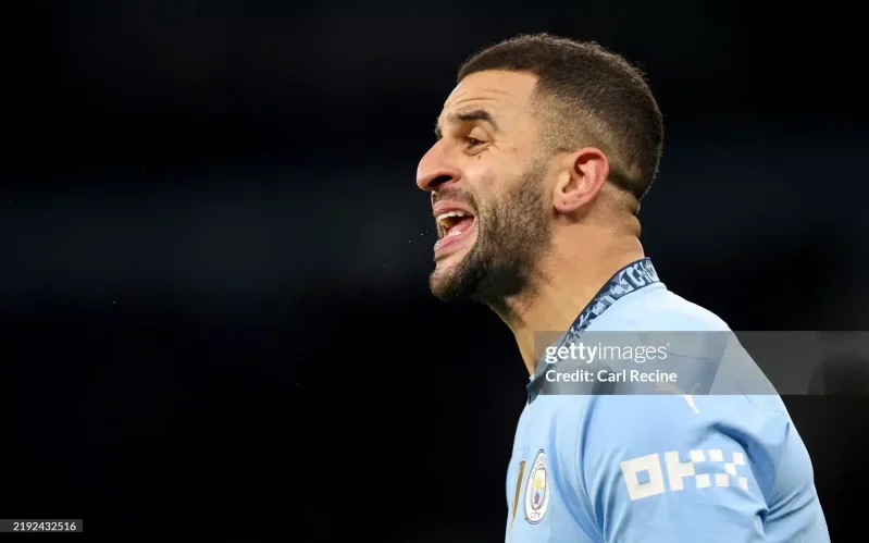 Kyle Walker đặt một chân đến AC Milan