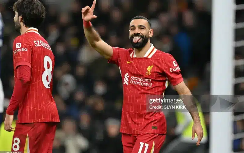 Salah rực sáng trước Tottenham.