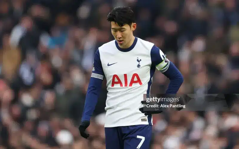 Tottenham liên tiếp bị loại ở đấu trường cúp.