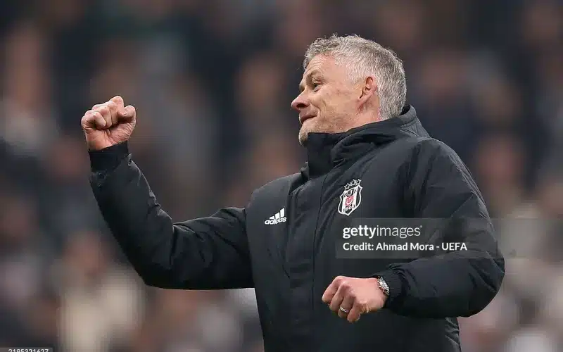 HLV Solskjaer giúp Besiktas chơi khởi sắc.