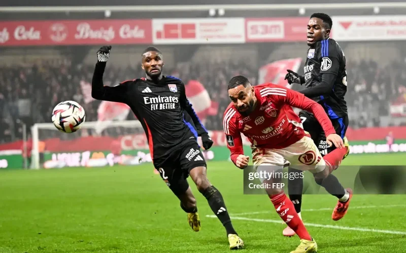 stade-brestois-29-v-olympique-ly-e1740739151513