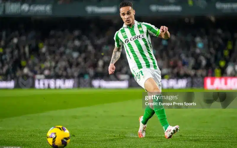 Antony tỏa sáng tại Betis.