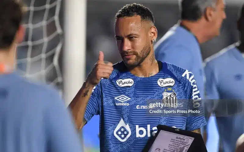 Neymar không chơi phút nào trước Corinthians.