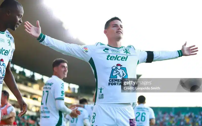 James Rodriguez trong màu áo Club Leon.