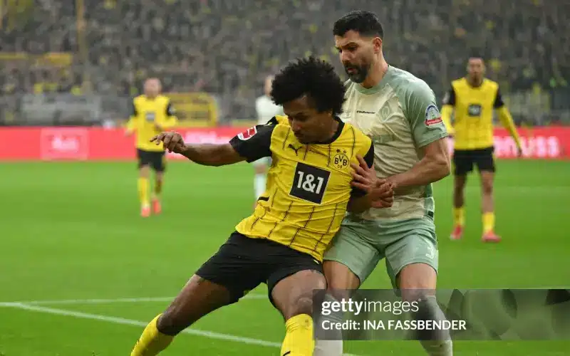 Chuyện gì đang xảy ra với Dortmund?